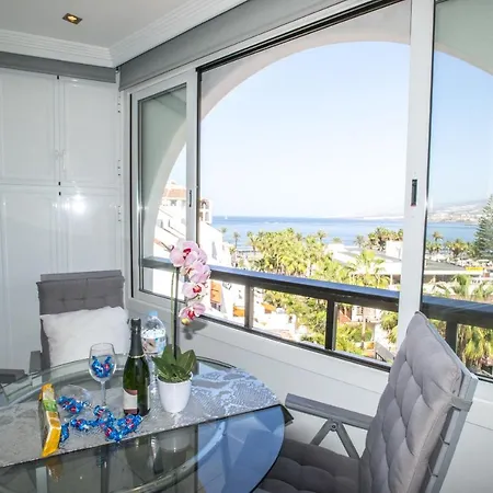 Luxury Ocean View Las Americas 아파트